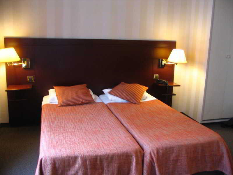 Hotel Espace Champerret Levallois-Perret Exterior photo