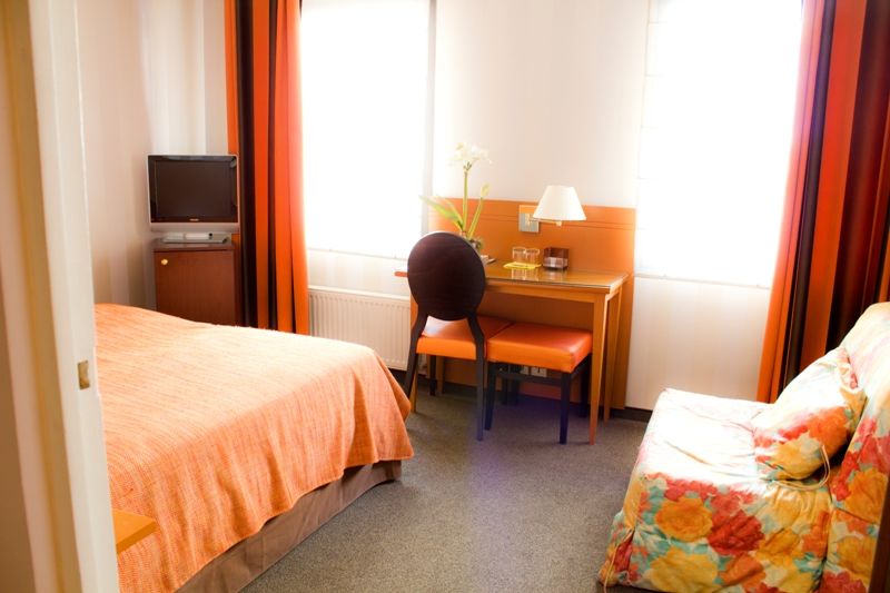 Hotel Espace Champerret Levallois-Perret Exterior photo